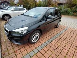 Schwarz Gebraucht 2015 BMW 218 Active Tourer Advantage Van / Kleinbus | 8.900 € (Fairer Preis)