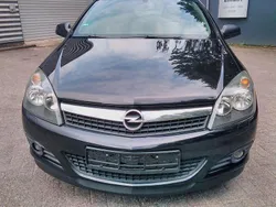Schwarz Gebraucht 2009 Opel Astra GTC Coupé | 3.799 € (Etwas zu teuer)