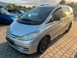 Grau Gebraucht 2002 Toyota Previa Luna Van / Kleinbus | 4.900 € (Fairer Preis)