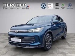 Grün Gebraucht 2024 VW Tiguan IQ Drive SUV | 38.700 € (Fairer Preis)