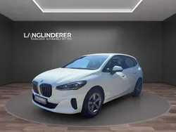Alpinweiss iii Gebraucht 2024 BMW 218 Active Tourer Van / Kleinbus | 29.900 € (Superpreis)