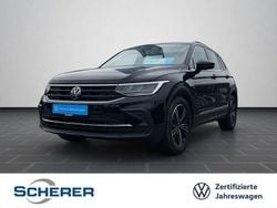 Deep black perleffekt (metallic) Gebraucht 2023 VW Tiguan Move SUV | 28.180 € (Superpreis)