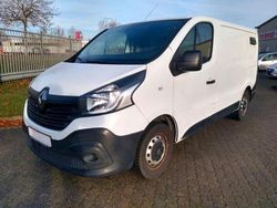 Weiß Gebraucht 2016 Renault Trafic Komfort Van / Kleinbus | 8.895 € (Fairer Preis)
