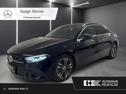 Lack kosmosschwarz Gebraucht 2024 Mercedes A200 Progressive Limousine | 30.400 € (Fairer Preis)