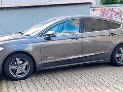Grau Gebraucht 2018 Ford Mondeo Limousine | 18.400 €