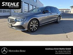 Grau Gebraucht 2023 Mercedes E300 Avantgarde Limousine | 38.900 € (Fairer Preis)