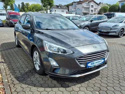 Grau Gebraucht 2019 Ford Focus Cool & Connect Kombi | 10.790 € (Fairer Preis)