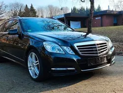 Schwarz Gebraucht 2011 Mercedes E300 Avantgarde Kombi | 10.200 € (Fairer Preis)