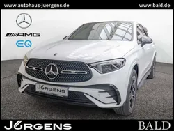 Weiss unilack polarweiss Gebraucht 2024 Mercedes GLC200 AMG SUV | 64.880 €