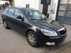 Schwarz Gebraucht 2009 Skoda Octavia Kombi | 2.400 €