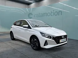 Weiß Gebraucht 2023 Hyundai i20 Select Limousine | 17.396 € (Fairer Preis)