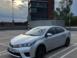 Grau Gebraucht 2014 Toyota Corolla Limousine | 12.200 € (Fairer Preis)