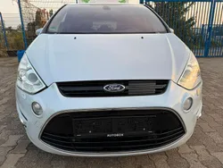 Weiß Gebraucht 2010 Ford S-MAX Titanium Van / Kleinbus | 4.900 € (Fairer Preis)