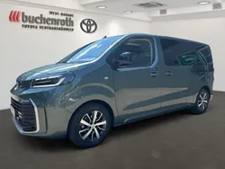 All terrain green Neu 2025 Toyota Proace Verso Lounge Kombi | 55.990 €