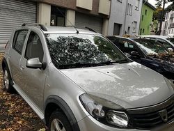 Silber Gebraucht 2011 Dacia Sandero Stepway Limousine | 3.000 €