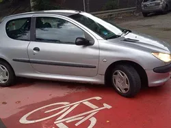 Silber Gebraucht 2000 Peugeot 206 Filou Limousine | 1.350 € (Fairer Preis)
