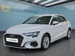Weiß Gebraucht 2023 Audi A3 Sportback e-tron Kleinwagen | 25.649 € (Fairer Preis)