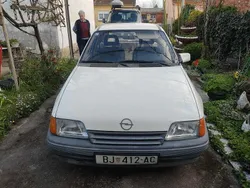Weiß Gebraucht 1985 Opel Kadett Limousine | 4.500 €