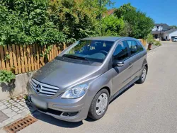 Silber Gebraucht 2008 Mercedes B180 Van / Kleinbus | 3.700 €