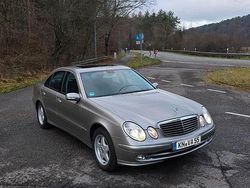 Beige Gebraucht 2003 Mercedes E270 Avantgarde Limousine | 5.399 € (Fairer Preis)