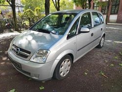 Silber Gebraucht 2004 Opel Meriva Cosmo Van / Kleinbus | 990 € (Fairer Preis)