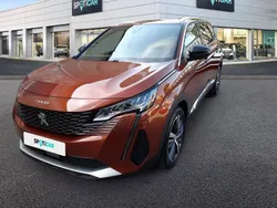 Braun Gebraucht 2023 Peugeot 5008 Allure Van / Kleinbus | 28.380 € (Fairer Preis)