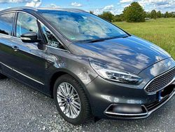 Grau Gebraucht 2018 Ford S-MAX Vignale Van / Kleinbus | 19.300 € (Fairer Preis)