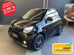 Schwarz Gebraucht 2024 Smart ForTwo Coupé Passion Kleinwagen | 16.880 € (Etwas zu teuer)