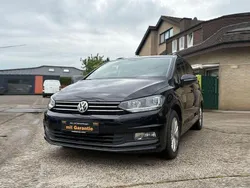 Schwarz Gebraucht 2016 VW Touran Comfortline Van / Kleinbus | 13.990 € (Fairer Preis)