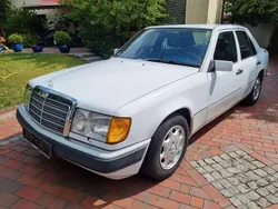 Weiß Gebraucht 1991 Mercedes E400 Limousine | 19.850 €