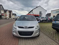 Silber Gebraucht 2009 Hyundai i20 Classic Limousine | 4.490 € (Fairer Preis)