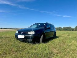Schwarz Gebraucht 2004 VW Golf IV Kombi | 2.000 € (Guter Preis)