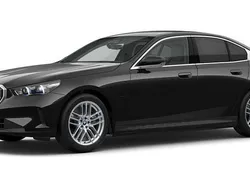 Schwarz Gebraucht 2024 BMW 550e Comfort Edition Limousine | 79.929 € (Fairer Preis)