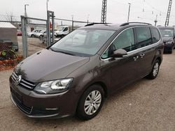 Deep black perleffekt Gebraucht 2018 VW Sharan Comfortline Van / Kleinbus | 11.950 € (Guter Preis)