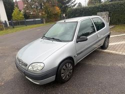 Grau Gebraucht 2002 Citroën Saxo Kleinwagen | 490 €