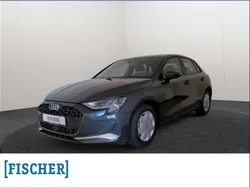 Grau Gebraucht 2025 Audi A3 Sportback Advanced Limousine | 41.980 €