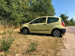 Gelb Gebraucht 2004 Citroën C2 Kleinwagen | 2.700 € (Etwas zu teuer)