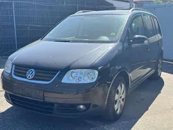 Deep black perleffekt Gebraucht 2006 VW Touran Highline Van / Kleinbus | 1.699 € (Fairer Preis)