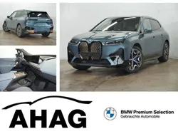 Grau Gebraucht 2024 BMW iX SUV | 81.840 € (Etwas zu teuer)