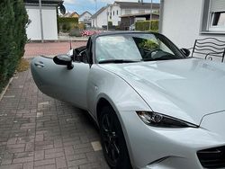 Grau Gebraucht 2015 Mazda MX5 Cabrio | 18.900 €