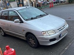 Silber Gebraucht 1999 Mitsubishi Space Star Van / Kleinbus | 999 € (Fairer Preis)