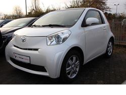 Weiß Gebraucht 2014 Toyota iQ Kleinwagen | 6.990 € (Etwas zu teuer)