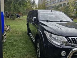 Schwarz Gebraucht 2015 Mitsubishi L200 Abholung | 11.890 € (Superpreis)