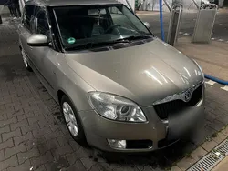 Gold Gebraucht 2009 Skoda Fabia Limousine | 1.350 € (Fairer Preis)