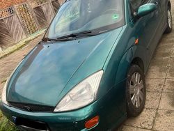 Grün Gebraucht 2007 Ford Focus Kleinwagen | 2.100 €