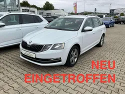 Weiß Gebraucht 2018 Skoda Octavia Style Kombi | 16.890 € (Fairer Preis)
