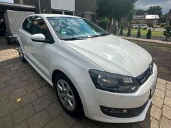 Weiß Gebraucht 2014 VW Polo Kleinwagen | 3.900 €