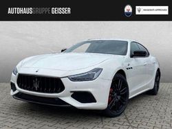 Weiß Gebraucht 2023 Maserati Ghibli GT Coupé | 62.999 € (Fairer Preis)