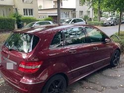 Rot Gebraucht 2007 Mercedes B200 Van / Kleinbus | 2.500 € (Teuer)