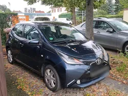 Blau Gebraucht 2015 Toyota Aygo Kleinwagen | 3.200 €